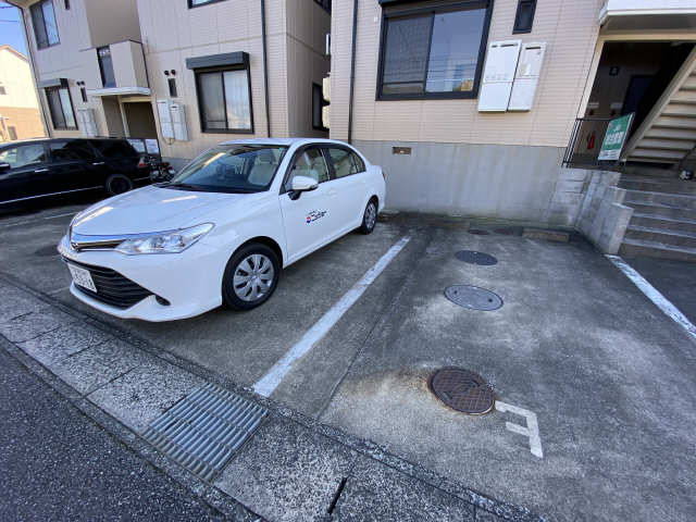 サンディアスＡ棟 1階 駐車場