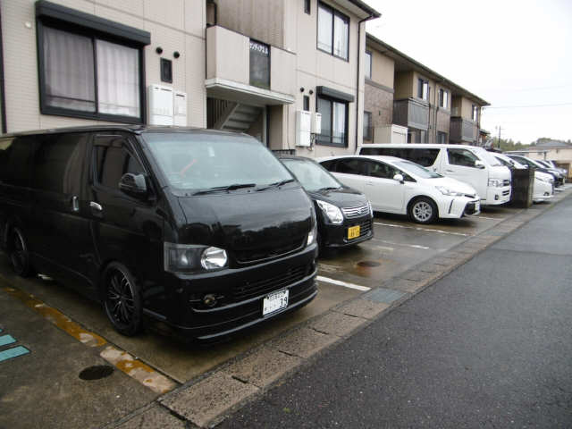 サンディアスＡ棟 1階 駐車場