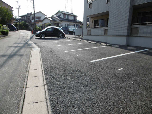 グレイス 2階 駐車場