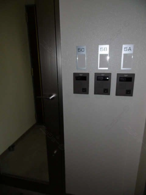 オートロック入口フロア