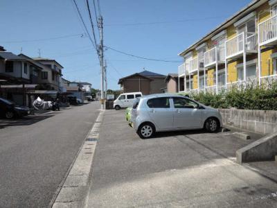 アーバンヒルズ21 1階 駐車場