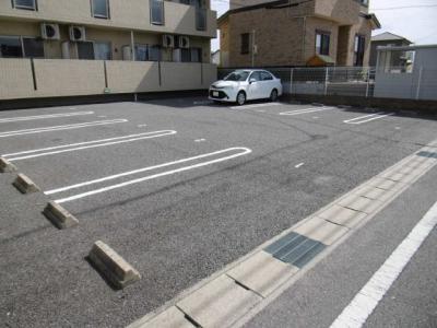 サンライフ向田 2階 駐車場