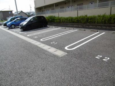 サンライフ向田 2階 駐車場