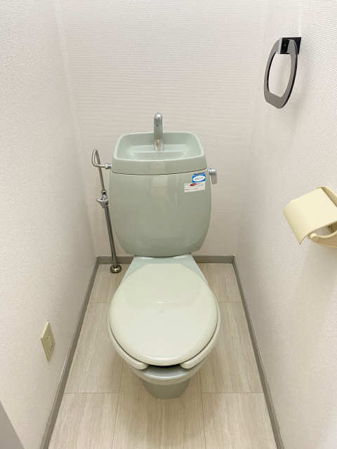 ピュアハイツ　ハヤシ 2階 WC