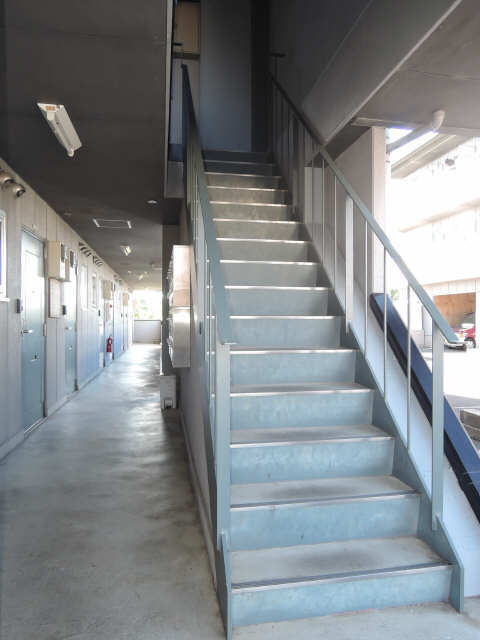 パークＭＡＳ 2階 階段
