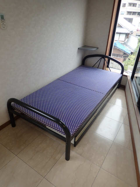 ベッド