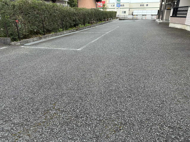 ラビットストリートⅡ 1階 駐車場