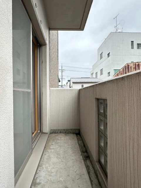 東側バルコニー