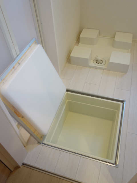 脱衣所床下収納