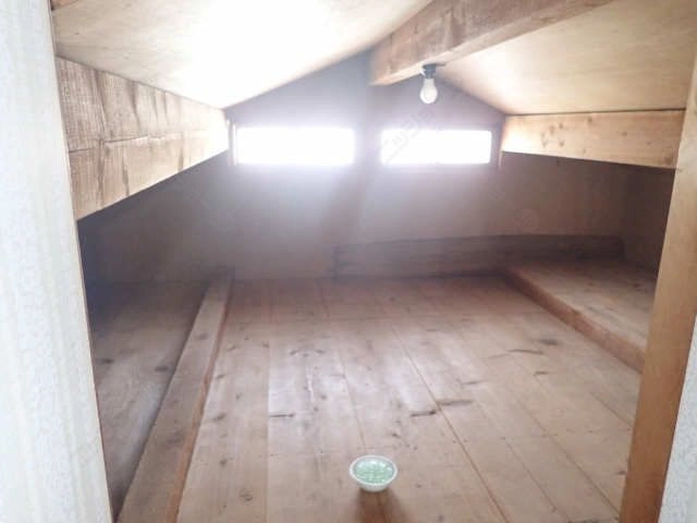 屋根裏収納