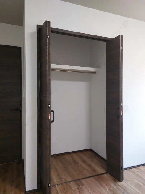 2F洋室収納