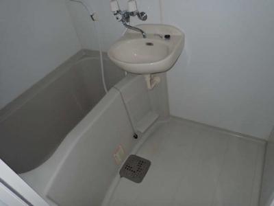 レオパレスクレーネ 1階 浴室