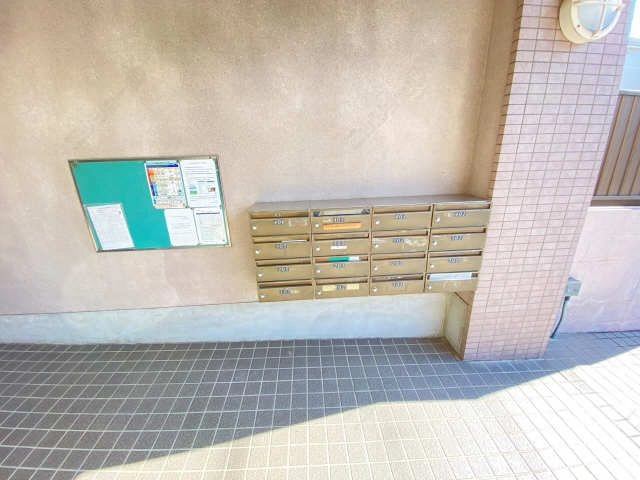 集合ポスト（南館）