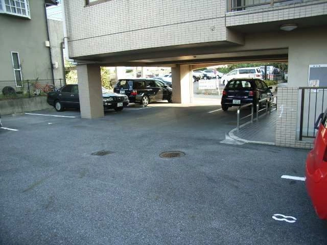 １Ｆ駐車場