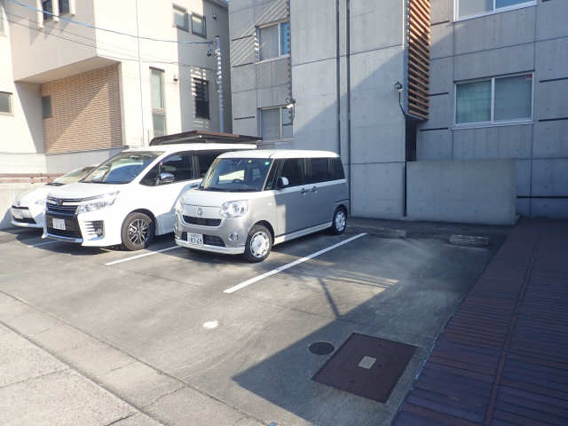 Ｃｕｂｅ ｋｉｆｕｎｅ 1階 駐車場