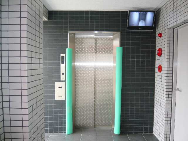 ＯＬＴＲＡＲＮＯ 7階 エレベーター