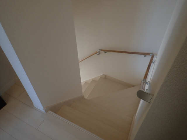 サンルミエール 2階 階段