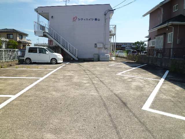 シティハイツ磯山 1階 駐車場