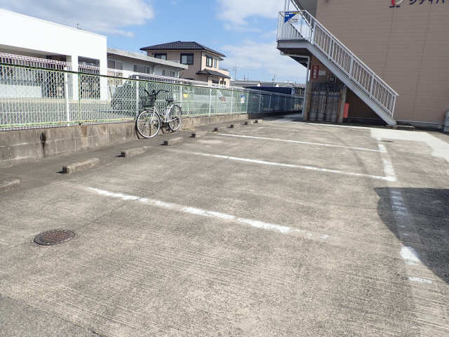 シティハイツ磯山 1階 駐車場