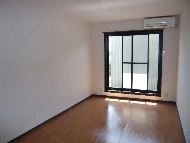 洋室8帖エアコン付