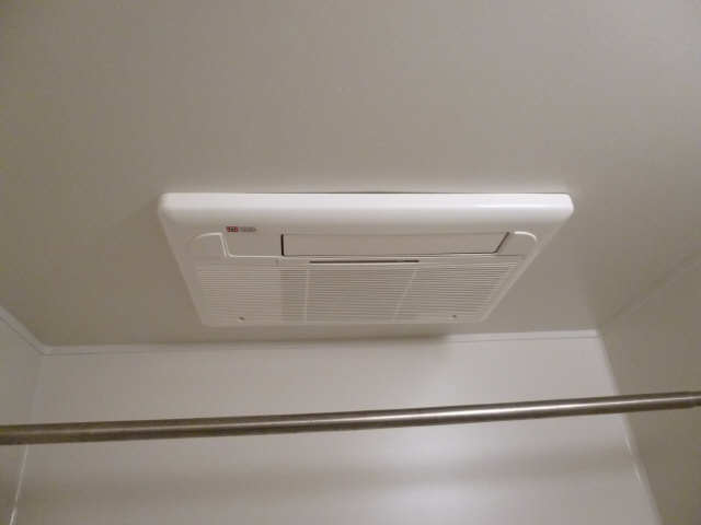 道伯ｺﾞｰﾙﾄﾞﾋﾙｽﾞ ｸﾞｯﾄﾞｽﾘｰ 3階 浴室乾燥機