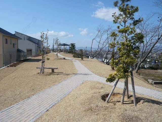 マンション近く公園