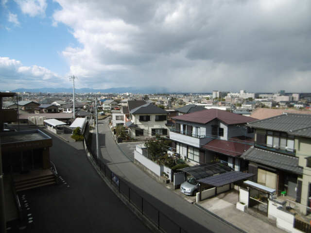 ｾﾝﾄﾘﾊﾞｰﾋﾙｽﾞひばりが丘　Ⅰ棟 3階 市内一望