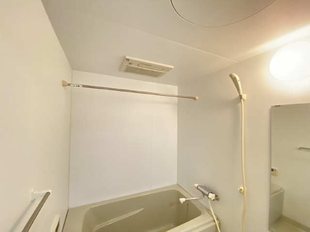 フォンテーヌ高岡台 3階 浴室暖房乾燥