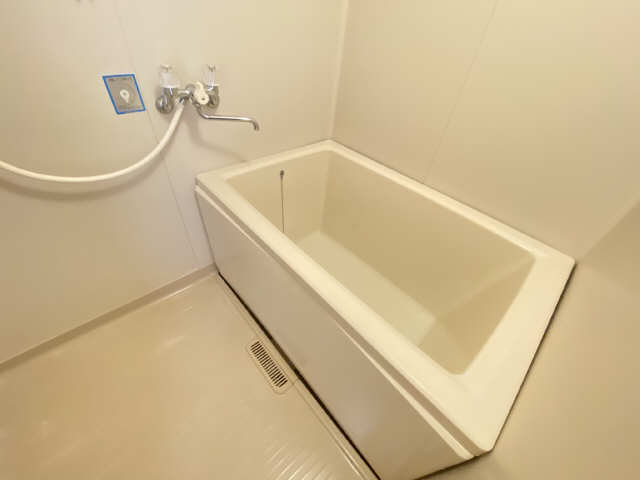 アメニティ亀山　Ｅ棟 1階 浴室