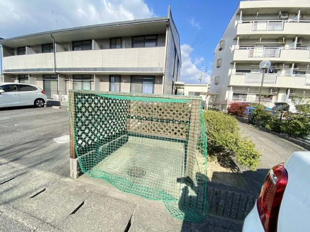 ダストボックス