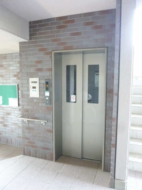 カンファタブル 5階 エレベーター