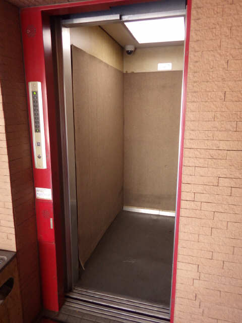 シャトレーミューズ 1階 エレベーター