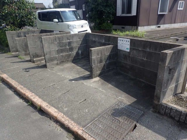 敷地内ゴミ置場