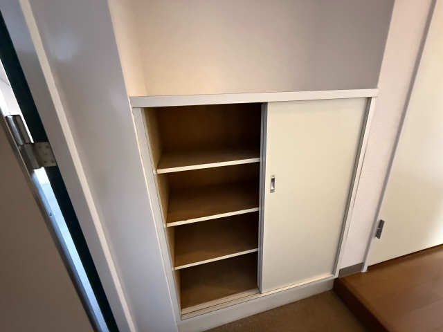 シューズボックス