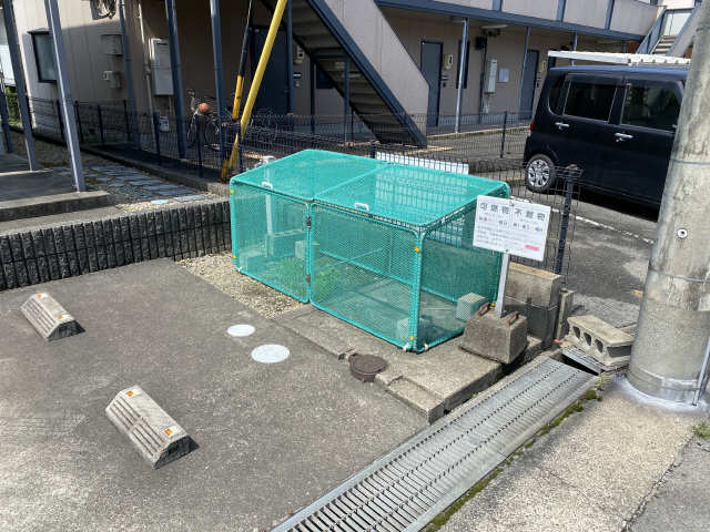 敷地内ゴミ置場