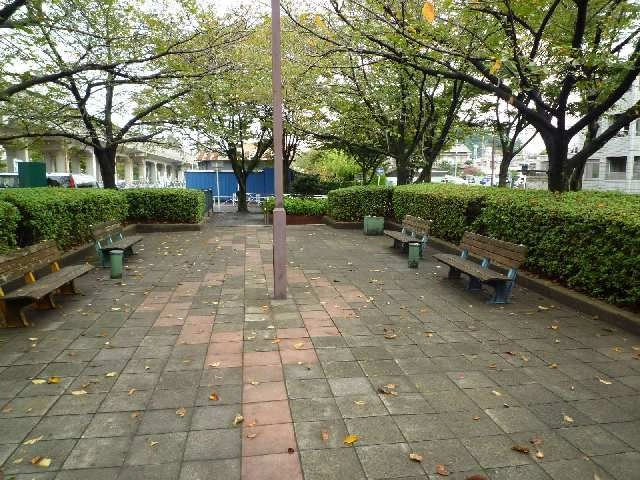 駅前遊歩道