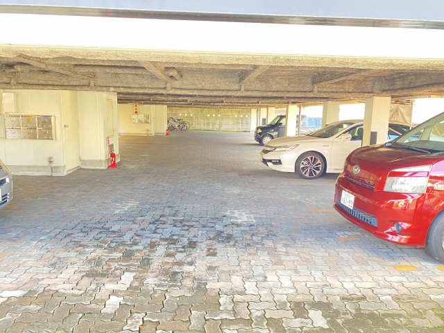 屋内駐車場
