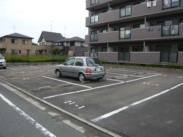 シェリール１２ 2階 駐車場（前面）