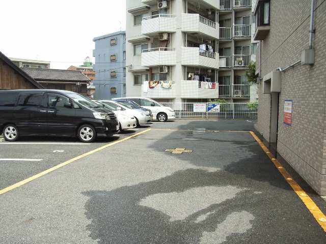 アイリット名和 5階 駐車場