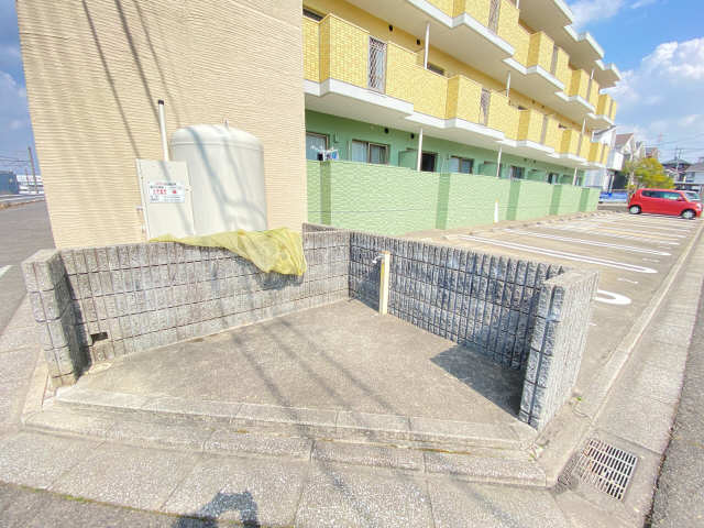 ゴミ捨て場