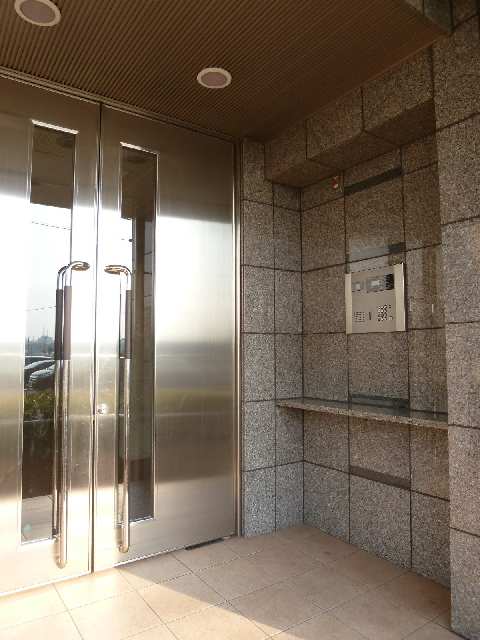 サプリーム大田川 3階 エントランス