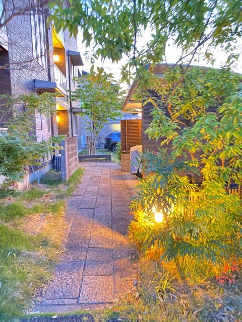 アプローチ（夕暮れ）