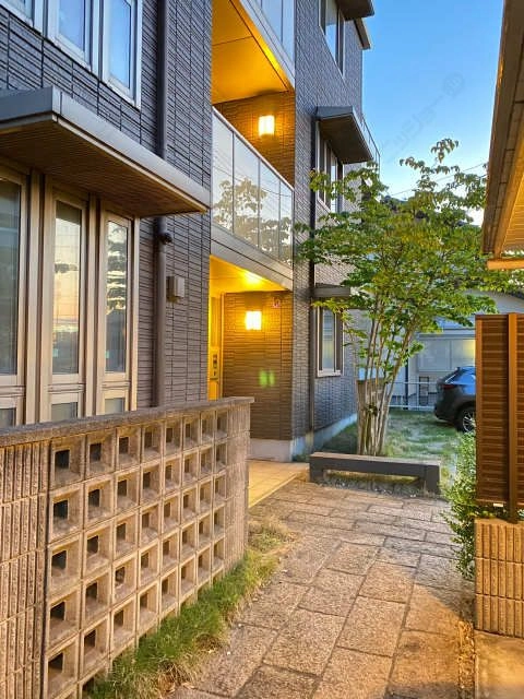 アプローチ（夕暮れ）