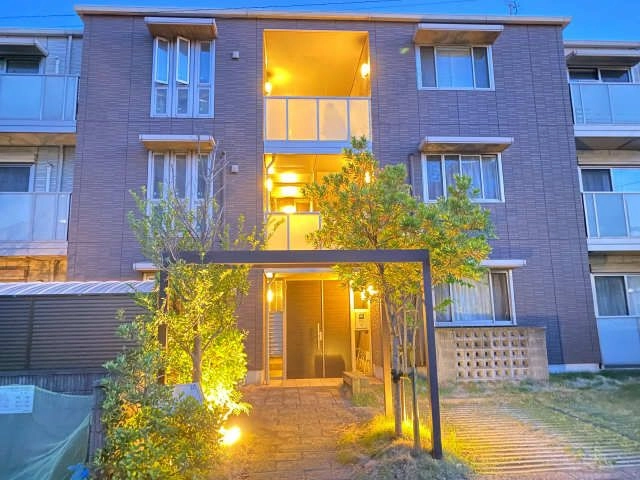 エントランス（ 夕暮れ）