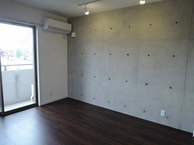 打ちっ放しウォール