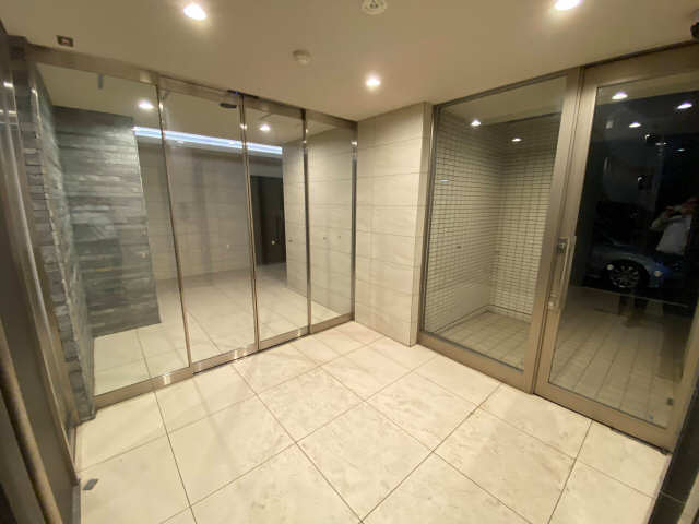 ロビー（夜間）