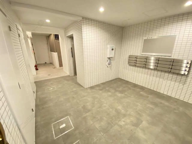 ホール（夜間）