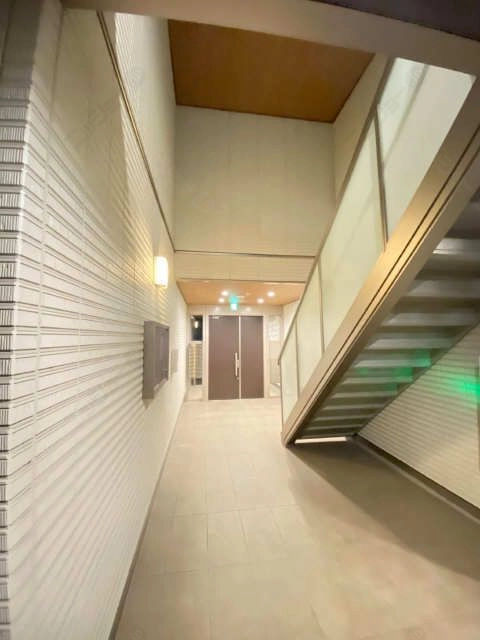 ロビー（夜間）