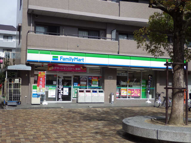 ﾌｧﾐﾘｰﾏｰﾄ（名和駅前）