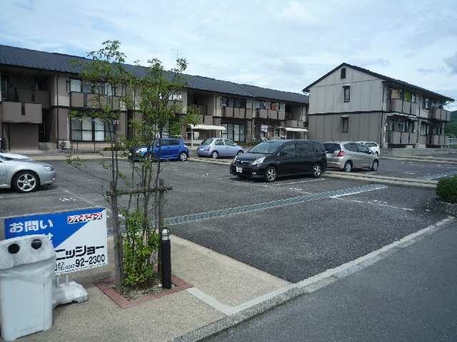 トゥインクルコート畔 1階 敷地内駐車場